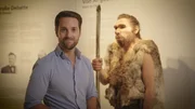 Mirko Drotschmann neben einer Neandertaler-Rekonstruktion im LVR-Landesmuseum Bonn. Mirko Drotschmann neben einer Neandertaler-Rekonstruktion im LVR-Landesmuseum Bonn.