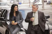 Jane Rizzoli (Angie Harmon) und Det. Vince Korsak (Bruce McGill) sind geschockt: Ihr Kollege ist bei einem Autounfall ums Leben gekommen. Jane Rizzoli (Angie Harmon) und Det. Vince Korsak (Bruce McGill) sind geschockt: Ihr Kollege ist bei einem Autounfall ums Leben gekommen.