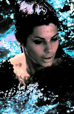 Annie (Sandra Bullock)