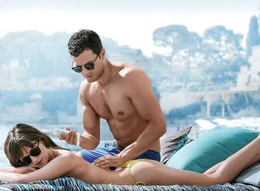 Anastasia Steele (Dakota Johnson) und Christian Grey (Jamie Dornan)  Die Verwendung des sendungsbezogenen Materials ist nur mit dem Hinweis und Verlinkung auf TVNOW gestattet.
