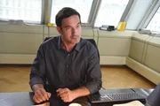 Friedrich von Rheindorf (Sönke Möhring) ist sich keiner Schuld bewusst in Bezug auf Alexa Werden.