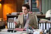 ARD DER DICKE IV. Staffel, Hauptabendserie (13 neue Folgen), Folge 41 "Schlag auf Schlag, am Dienstag (24.04.12) um 20.15 Uhr im Ersten. Thomas Zuhse (Oliver Wnuk) versucht, Ordnung in den Geschäftsbetrieb der Kanzlei Ehrenberg zu bringen.