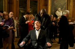 L-R: Philippe (Fran&ccedil;ois Cluzet), Driss (Omar Sy).