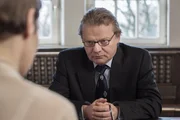 Staatsanwalt Wärmelskirchen (Werner Wölbern) berühren die Worte der Angeklagten Nora Becker (Janette Hain).