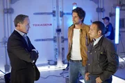 Ben (Tom Beck, 2.v.r.) und Semir (Erdogan Atalay, r.) erfahren von Kucharz (Rainer Laupichler), dem Chef der Biotechfirma, wie viel das geklaute Botox wert ist. Ben (Tom Beck, 2.v.r.) und Semir (Erdogan Atalay, r.) erfahren von Kucharz (Rainer Laupichler), dem Chef der Biotechfirma, wie viel das geklaute Botox wert ist.