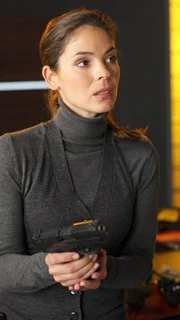 Kim Kr&uuml;ger (Katja Woywood) ist sich sicher, dass es sich bei dem Kunstdieb um ihren Vater handelt. Entschlossen macht sie sich f&uuml;r den Einsatz bereit.