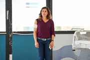 Minas (Yasmina Djaballah) Kollege Thomas Waldeck wurde angeschossen. Ausgerechnet in dem Krankenhaus, in dem Minas Ex-Mann heute sein neues Baby bekommt, kämpft ihr Partner verzweifelt um sein Leben.