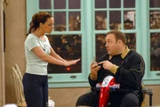 Doug (Kevin James, r.) und Carrie (Leah Remini, l.) haben Probleme in ihrer Beziehung und beschließen,nicht ganz freiwillig, die Eheberatung eines Priesters in Anspruch zu nehmen ... Doug (Kevin James, r.) und Carrie (Leah Remini, l.) haben Probleme in ihrer Beziehung und beschließen,nicht ganz freiwillig, die Eheberatung eines Priesters in Anspruch zu nehmen ...