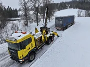 Raido uses the rotator to pull the truck straight back out of the ditch in Haaradalen, Norway.