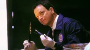 Detective Mac Taylor (Gary Sinise) findet die Handtasche einer verschwundenen Frau. Sie enthält ein Jagdmesser und Reste von Heroin.