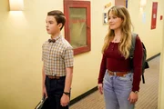 Iain Armitage (Sheldon Cooper), Taylor Spreitler (Sam).