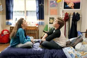 Stephanie Katherine Grant (Emmy Mirsky), Sean Giambrone (Adam Goldberg).