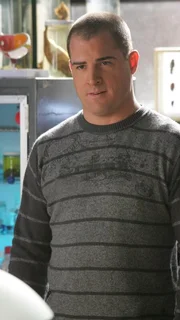 Nick Stokes (George Eads) und Michael Keppler werden zu einem Doppelmord gerufen. Doch Michael verheimlicht Nick, dass er ein Opfer kennt...