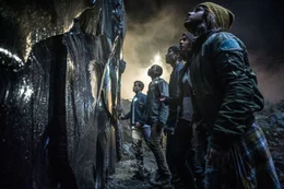 (v.l.n.r.) Jason (Dacre Montgomery), Billy (RJ Cyler), Zack (Ludi Lin), Kimberly (Naomi Scott), Trini (Becky G)