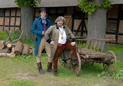 Graf Gustav (Armin Rohde) und sein Patensohn Robert, der Meisterdieb (Max von Thun).