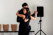 Marcel Mohab (Robert Gessler), Julia Cencig (Nina Pokorny).