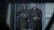 REENACTMENT - Der Gefreite Vito Bertolodo und sein Hilfskanonier bereiten sich darauf vor, ihr Maschinengewehr aufzustellen. REENACTMENT - Der Gefreite Vito Bertolodo und sein Hilfskanonier bereiten sich darauf vor, ihr Maschinengewehr aufzustellen.