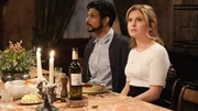 v.li.: Jay (Utkarsh Ambudkar), Samantha (Rose McIver). v.li.: Jay (Utkarsh Ambudkar), Samantha (Rose McIver).