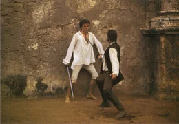 Links: Felipe (Aidan Quinn)