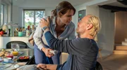 Katharina (Anja Kling, li.) und Bent (Carsten Bjørnlund) werden „Gasteltern“.