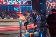 Maria Höfl-Riesch beim Ballon-Staffel-Duell.