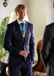 Eric Christian Olsen (Investigator Martin ‚Marty‘ Deeks). Eric Christian Olsen (Investigator Martin ‚Marty‘ Deeks).