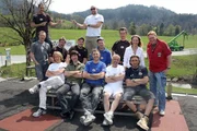 Eva Brenner, John Kosmolla und ihr gesamtes Bauteam eilen zu Hilfe, damit die Familie vier Jahre nach dem Brand endlich wieder richtig wohnen kann.