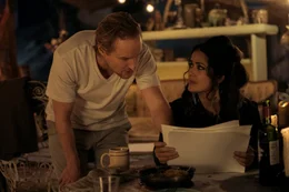 Greg Wittle (Owen Wilson), Isabel Clemens (Salma Hayek)