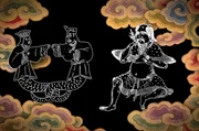 In der chinesischen Mythologie werden die Ursprünge Chinas auf die drei Erhabenen (Bild) und die fünf Kaiser zurückgeführt. Erstere sollen den Menschen Fischfang und Ackerbau gelehrt haben. In der chinesischen Mythologie werden die Ursprünge Chinas auf die drei Erhabenen (Bild) und die fünf Kaiser zurückgeführt. Erstere sollen den Menschen Fischfang und Ackerbau gelehrt haben.