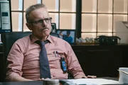 Captain Conrad Howard (Joe Pantoliano) macht sich Sorgen um seine Detectives.