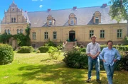 Von Antwerpen in die mecklenburgische Schweiz -die Mc Brides bauen in Bristow.