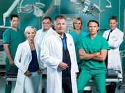 hinten, v.li.: Dr. Philipp Brentano (Thomas Koch), Hans-Peter Brenner (Michael Trischan), Dr. Lea Peters (Anja Nejarri), Dr. Rolf Kaminski (Udo Schenk) vorn, v. li.: Dr. Kathrin Globisch (Andrea Kathrin Loewig), Dr. Roland Heilmann (Thomas Rühmann), Dr. Martin Stein (Bernhard Bettermann) hinten, v.li.: Dr. Philipp Brentano (Thomas Koch), Hans-Peter Brenner (Michael Trischan), Dr. Lea Peters (Anja Nejarri), Dr. Rolf Kaminski (Udo Schenk) vorn, v. li.: Dr. Kathrin Globisch (Andrea Kathrin Loewig), Dr. Roland Heilmann (Thomas Rühmann), Dr. Martin Stein (Bernhard Bettermann)