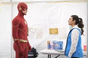 The Flash (Grant Gustin, l.); Alexa Rivera (Sara Garcia, r.)