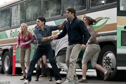 L-R: Molly (Emma Bell), Sam (Nicholas D'Agosto) und Peter (Miles Fisher)