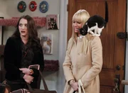 Max Black (Kat Dennings, l), Caroline Channing (Beth Behrs)