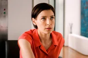 Caro (Martina Ebm) fühlt sich von ihrem Mann Hadrian sexuell zurückgewiesen.