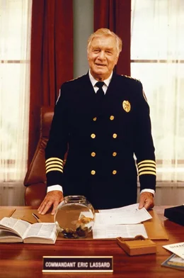 Commandant. Eric Lassard (George Gaynes) bringt wie gew&ouml;hnlich alles durcheinander, um dann doch erfolgreich zu sein ...