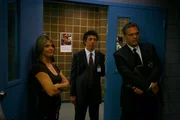 (l-r) Kathryn Erbe als Det. Alexandra Eames, Eric Bogosian als Captain Danny Ross, Vincent D'Onofrio als Det. Robert Green