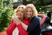 Katie Forde – Das Kind der Anderen Ella West versteht sich bestens mit ihrer Mutter Liza: Michaela May als Liza, Anna König als Ella West