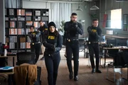 (v.l.n.r.) FBI SA Dani Rhodes (Emily Alabi); FBI SA Maggie Bell (Missy Peregrym); FBI SA Omar Adom 'OA' Zidan (Zeeko Zaki); FBI SA Stuart Scola (John Boyd)