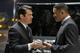 L-R: K (Josh Brolin) und J (Will Smith)