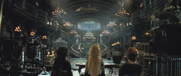 Dank des Rests des Herzens eines anderen Sterns erh&auml;lt die Hexe Lamina (Michelle Pfeiffer, M.) f&uuml;r kurze Zeit ihre Sch&ouml;nheit zur&uuml;ck.