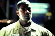 Lt. Commander Ron Hunter (Denzel Washington)