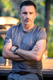 Daniel Caltagirone (Will ‚Wolfie‘ Arnot). Daniel Caltagirone (Will ‚Wolfie‘ Arnot).