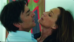 Als seine Frau (Kristin Scott Thomas, r.) ihn verl&auml;sst, entwickelt Samuel (Yvan Attal, l.) einen gnadenlosen Rachefeldzug - mit t&ouml;dlichen Folgen ...