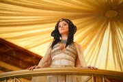 Marion Cotillard (Kleopatra).
