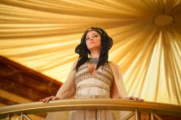 Marion Cotillard (Kleopatra).