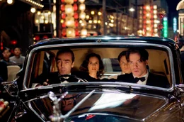 L-R: Jonathan Carnahan (John Hannah), Evelyn O'Connell (Maria Bello), Alex O'Connell (Luke Ford) und Rick O'Connell (Brendan Fraser)