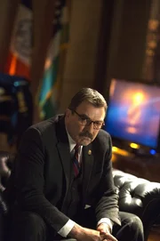 Im Auftrag seines Vater, sucht Frank (Tom Selleck) nach einem M&ouml;rder, der Henrys (Len Cariou) Kollegen vor Jahren ermordet hat. Ist die lange Jagd bald endlich zu Ende?