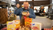 Sebastian Lege deckt die weltweiten Tricks der Lebensmittelindustrie auf: Kellogg's, Cola und Co. Was steckt drin, was steckt dahinter?